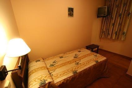 Hostal Cruz Verde Navalcarnero Eksteriør billede